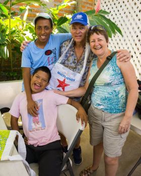 Making new friends at Manos Unidos in San Juan del Sur – Best Places In The World To Retire – International Living