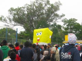 Children enjoying Square Pants Bob at the balloon festival, Ajijic, Mexico – Best Places In The World To Retire – International Living