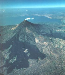 Lake Nicaragua and Volcano Momotombo, Nicaragua – Best Places In The World To Retire – International Living