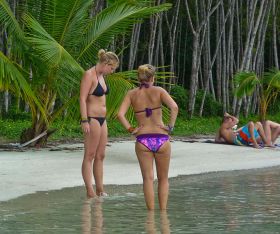 Women at Starfish Beach, Bocas del Drago, Bocas del Toro – Best Places In The World To Retire – International Living