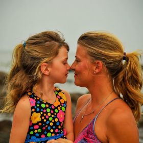 Tara Crellin with daughter in Panama – Best Places In The World To Retire – International Living