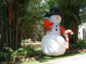 Fake snowman in Panama – Best Places In The World To Retire – International Living